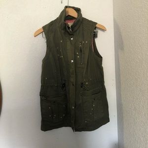 Jolt brand Green vest with bleach design